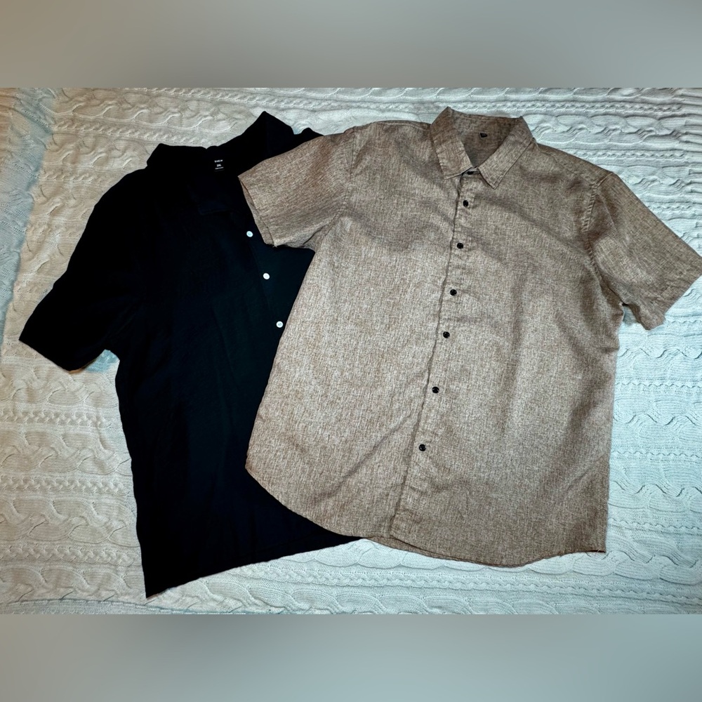 Lot of 2 Men's Black and Tan Short Sleeve Button Up Shirts #1023